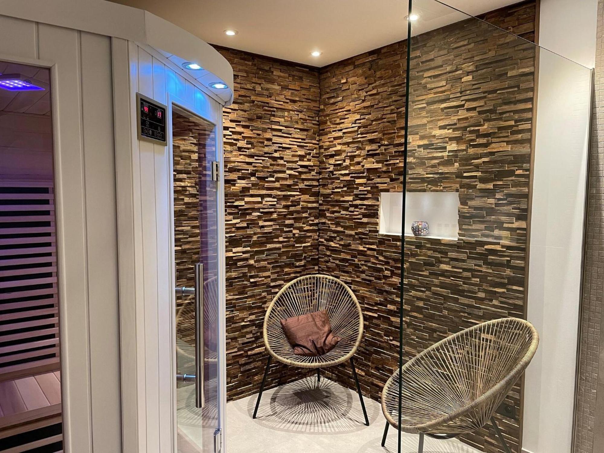 Villa Delightful Castle In Bastogne With Bubble Bath Exterior foto
